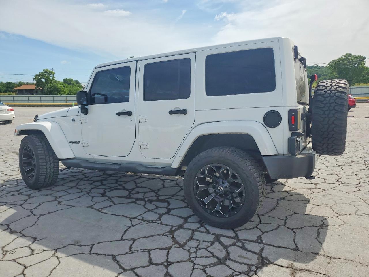2012 Jeep Wrangler Unlimited Sahara - Фото 2
