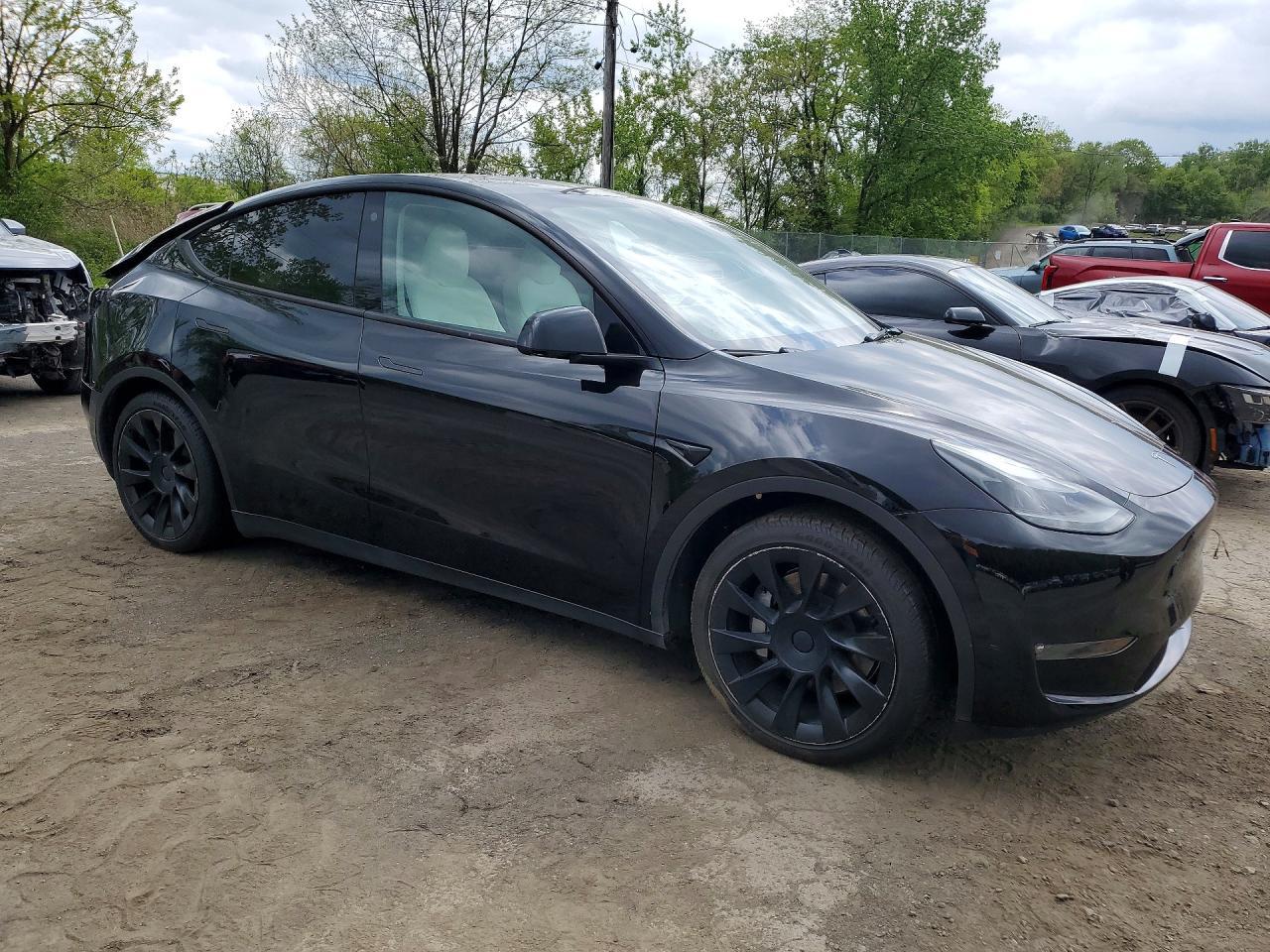2023 Tesla Model Y - Image 4
