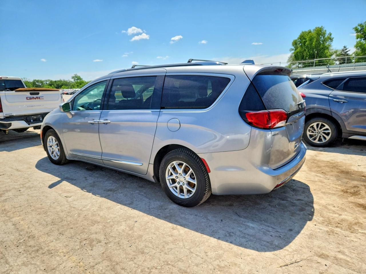 2020 Chrysler Pacifica Touring L - Image 2