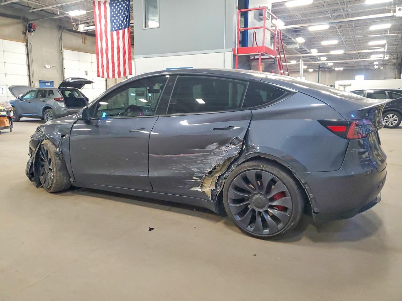 2022 Tesla Model Y - Фото 2