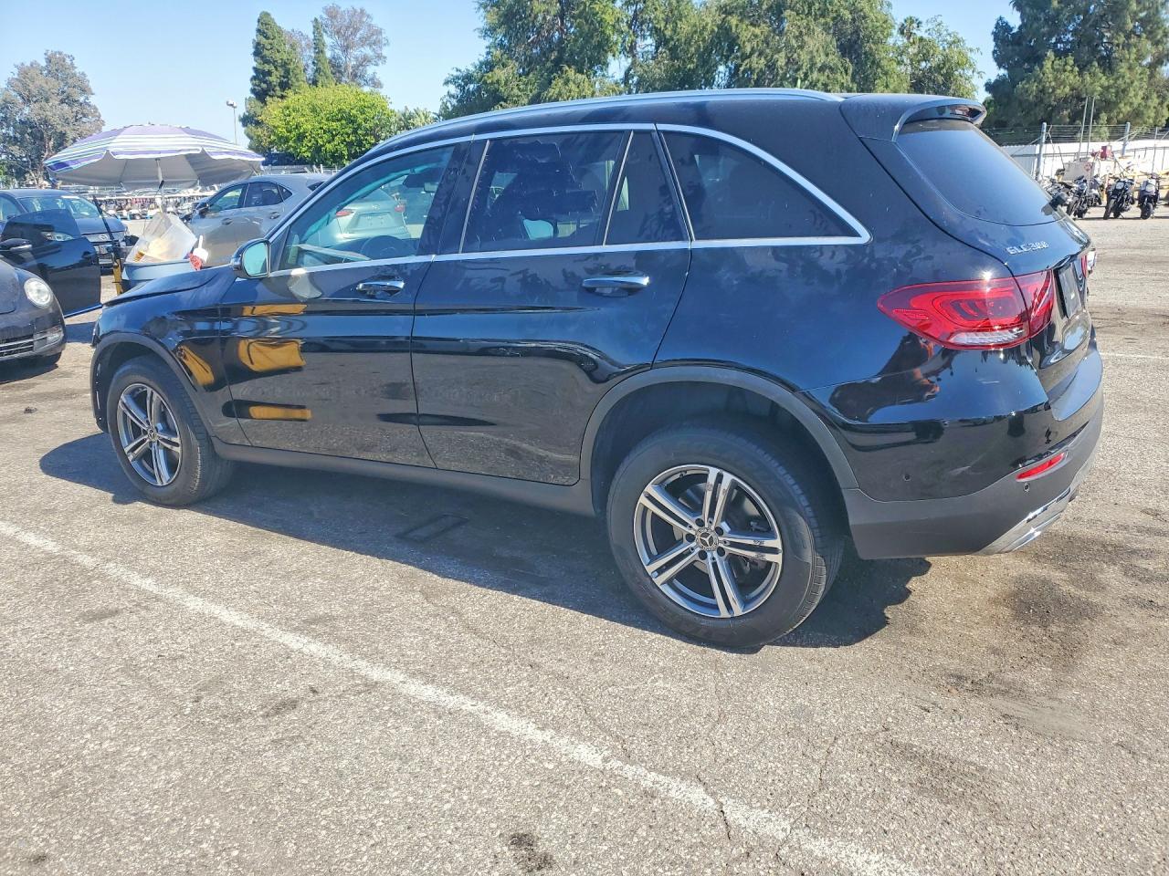 2021 Mercedes-Benz Glc 300 4Matic - Фото 2
