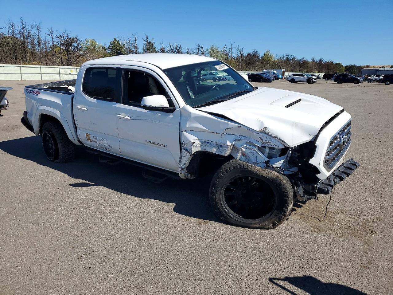 2016 Toyota Tacoma Trd Sport - Image 4