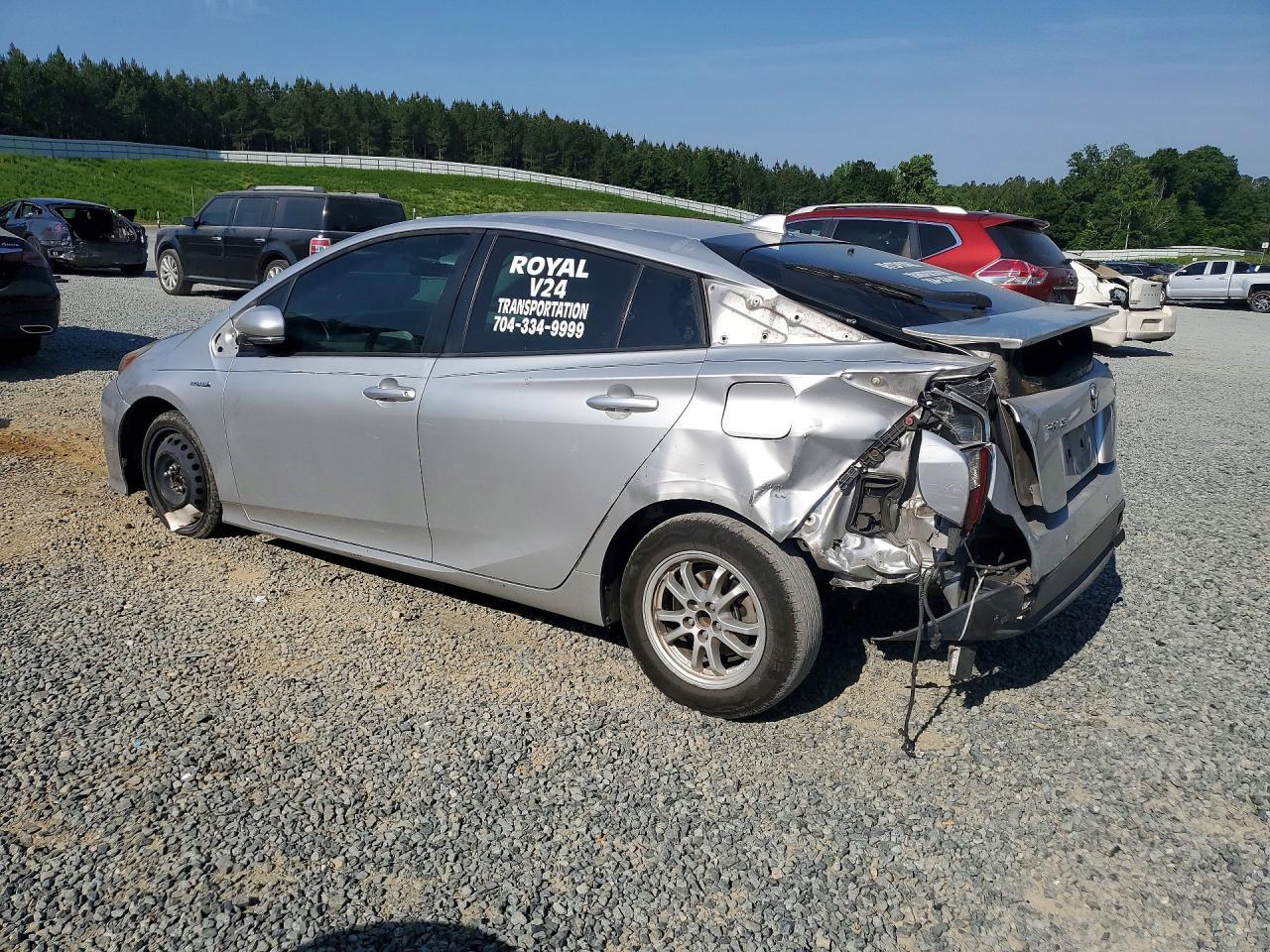 2017 Toyota Prius Four - Image 2