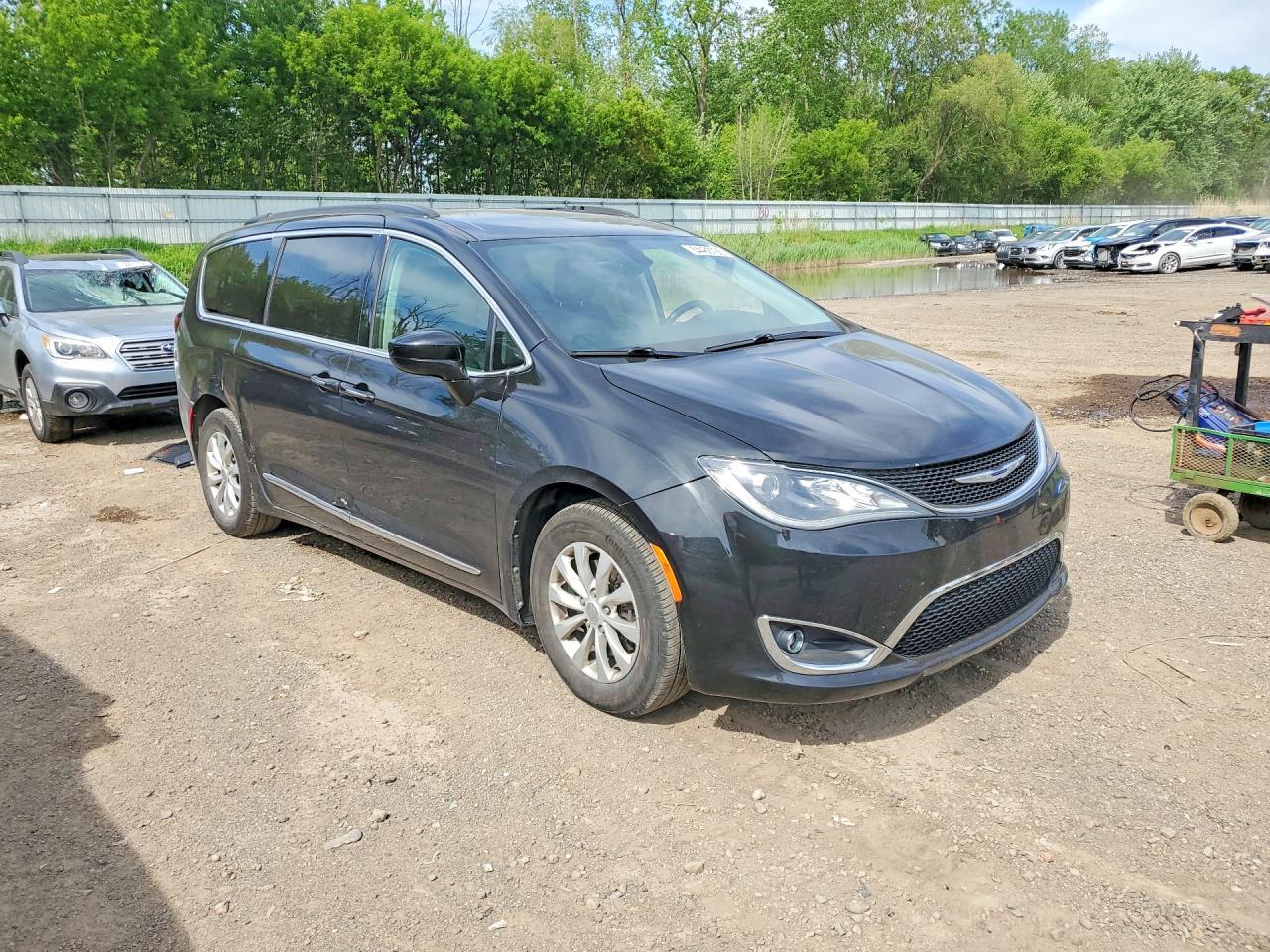 2017 Chrysler Pacifica Touring L - Фото 4