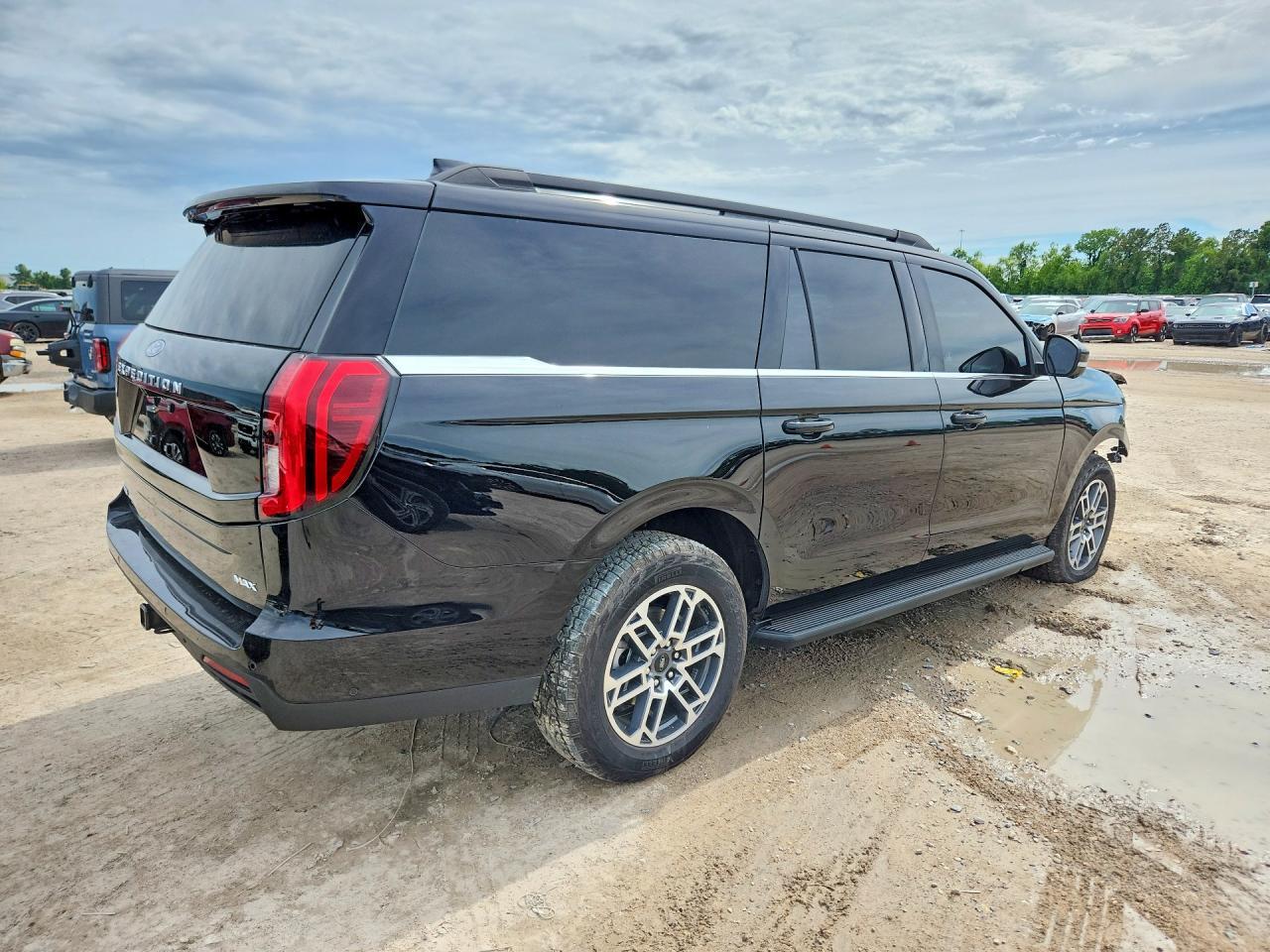 2025 Ford Expedition Max Active - Фото 3