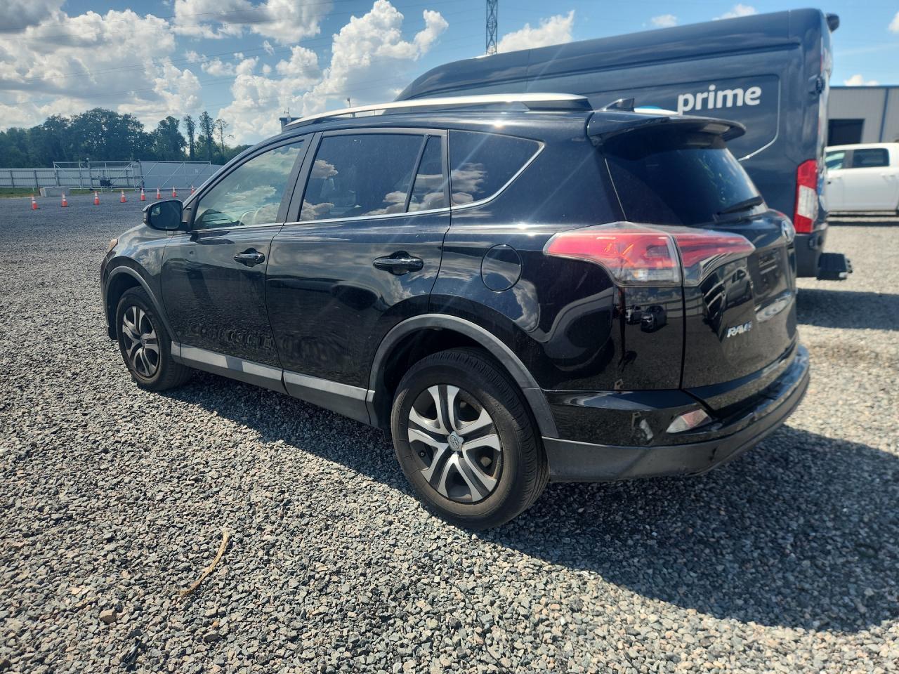 2017 Toyota Rav4 Le - Фото 2