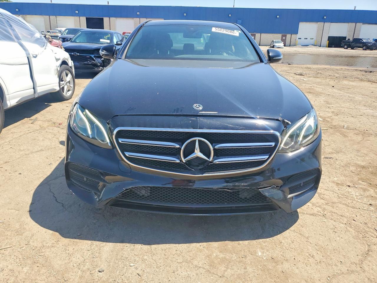 2018 Mercedes-Benz E 300 4Matic - Фото 5