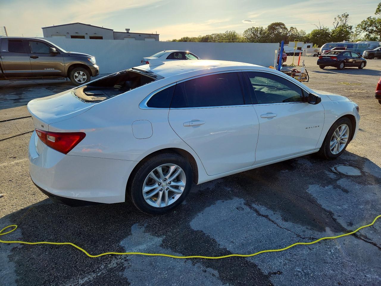 2018 Chevrolet Malibu Lt - Image 3