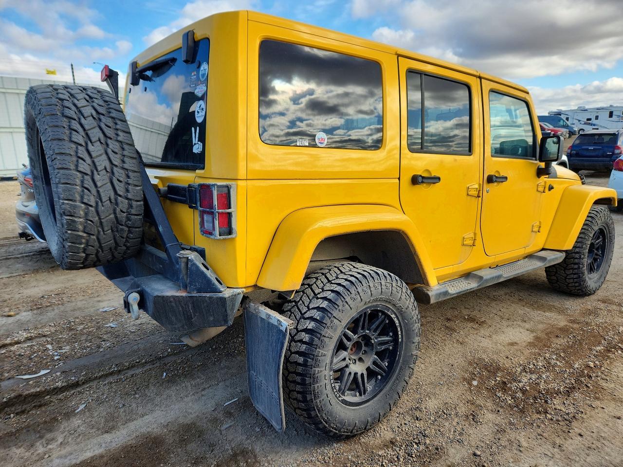 2015 Jeep Wrangler Unlimited Sahara - Image 3