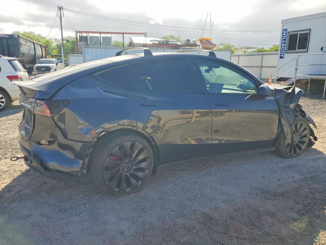 2024 Tesla Model Y - Фото 3