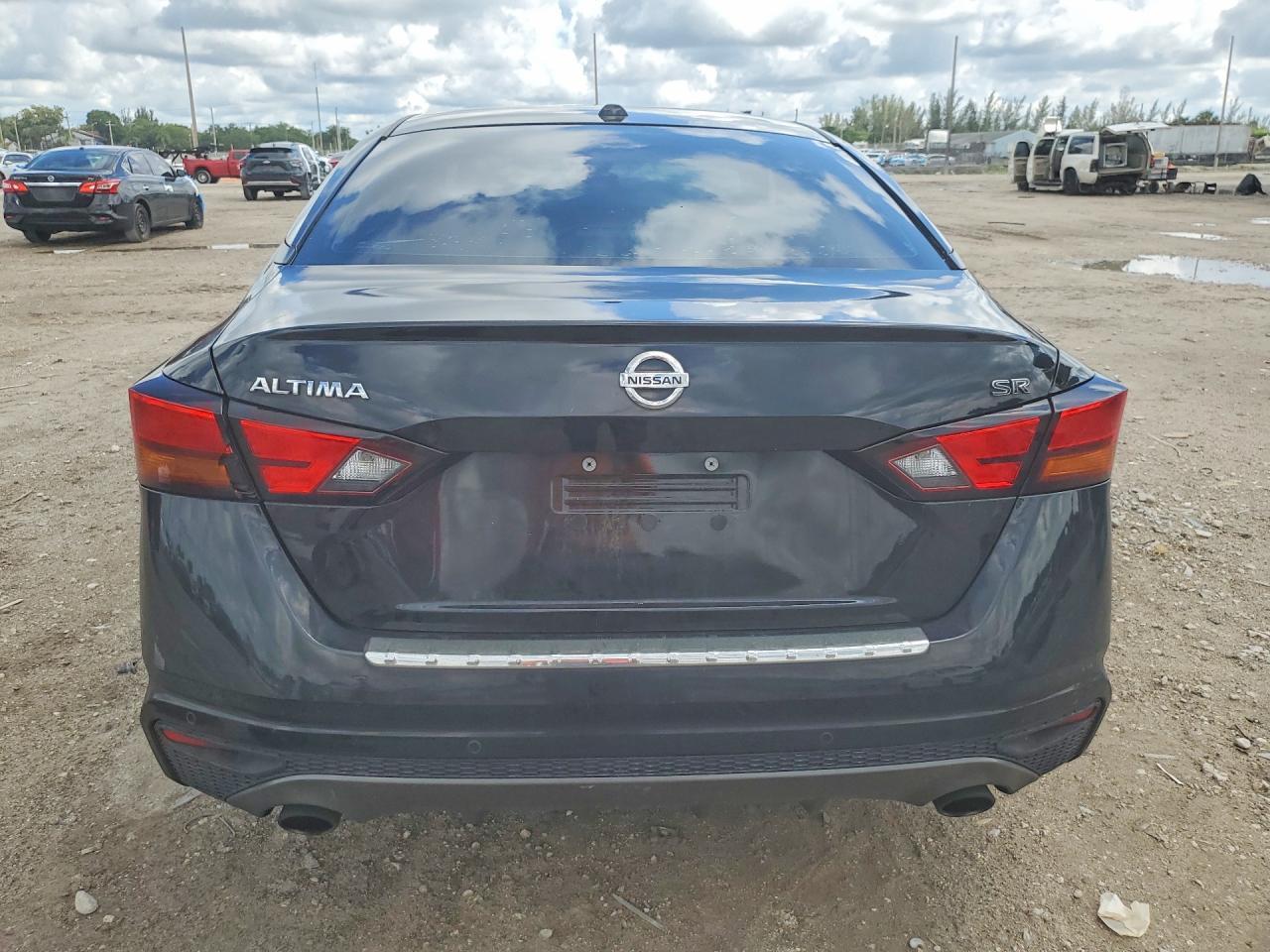 2021 Nissan Altima Sr - Фото 6