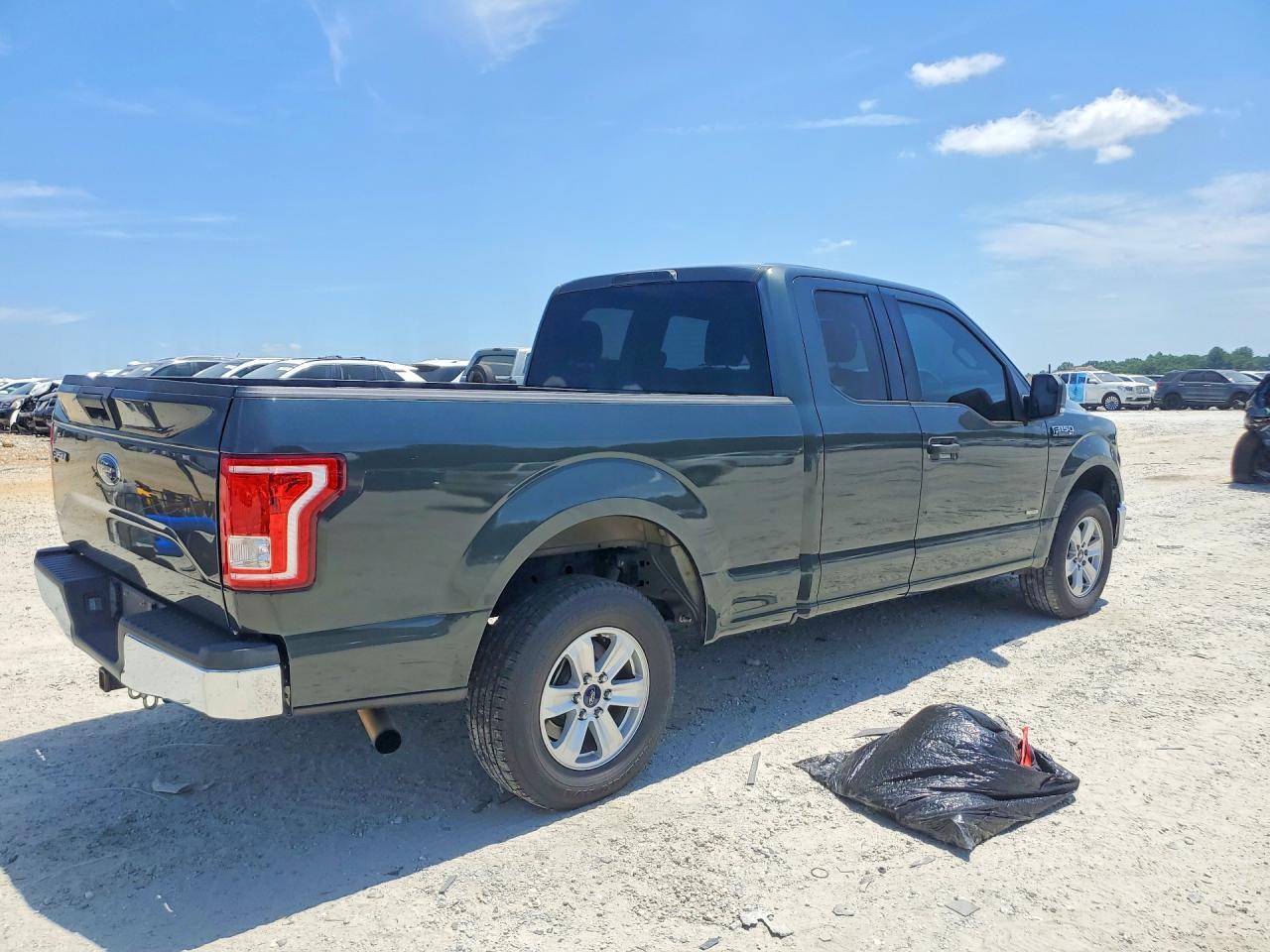 2015 Ford F150 Super Cab - Image 3