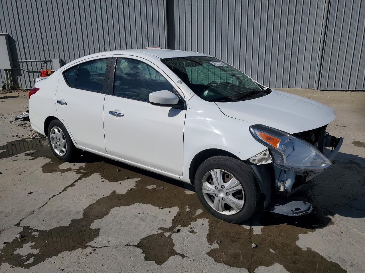 2018 Nissan Versa Sv - Фото 4