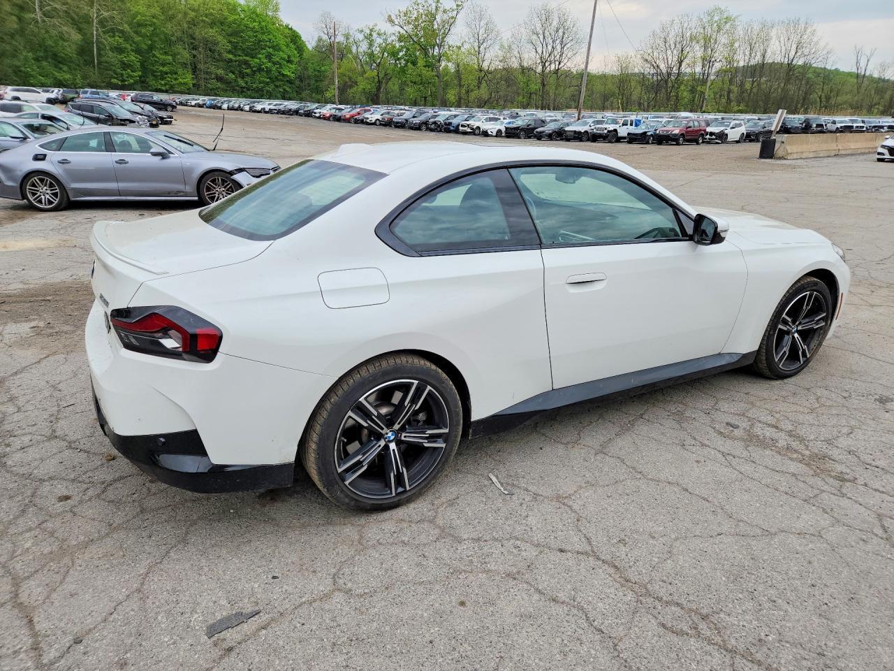 2024 BMW 230Xi - Фото 3