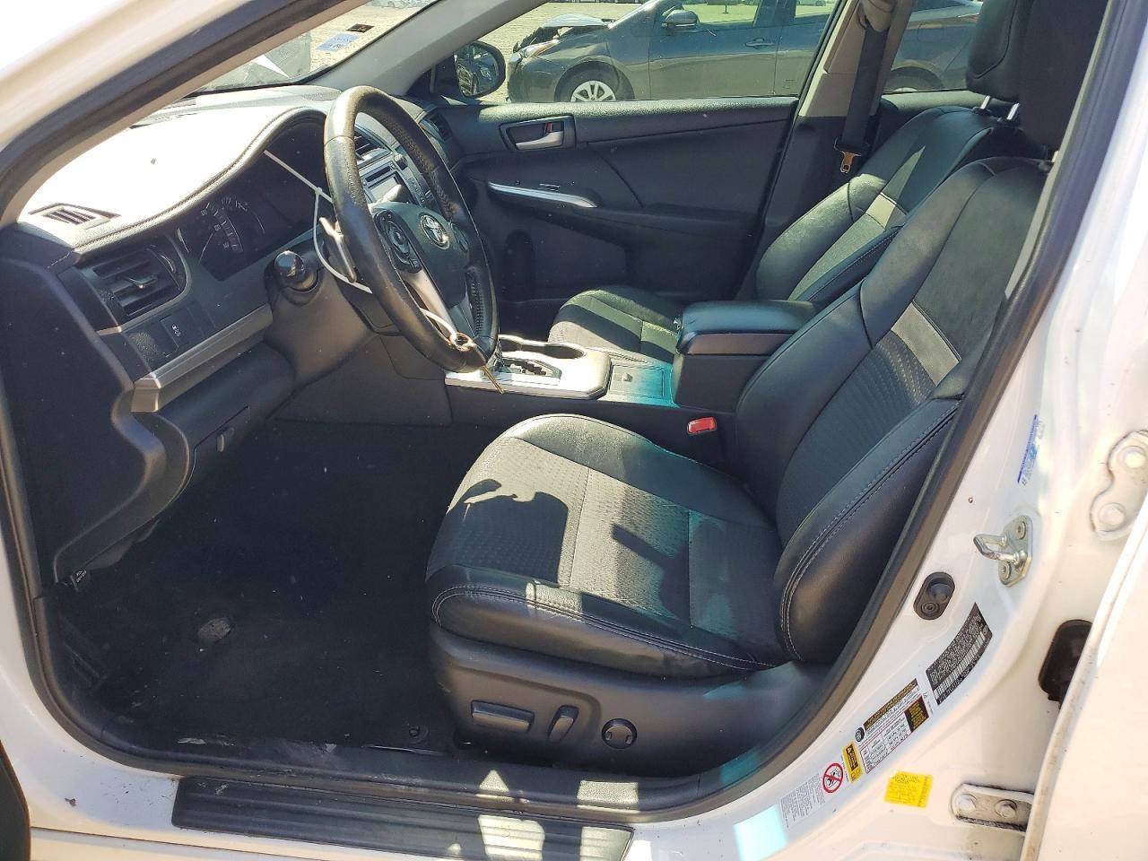 2014 Toyota Camry L - Фото 7