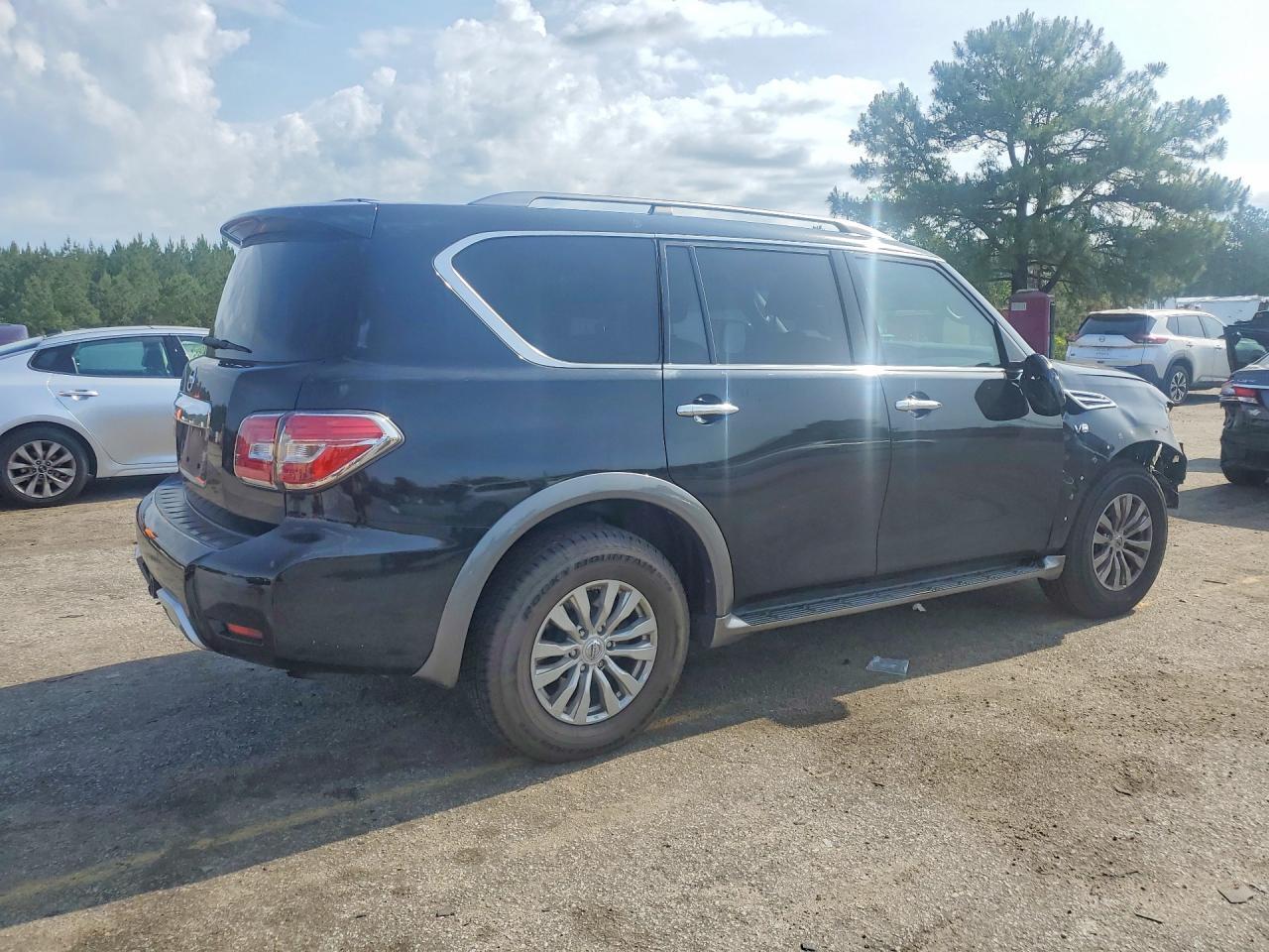 2017 Nissan Armada Sv - Image 3
