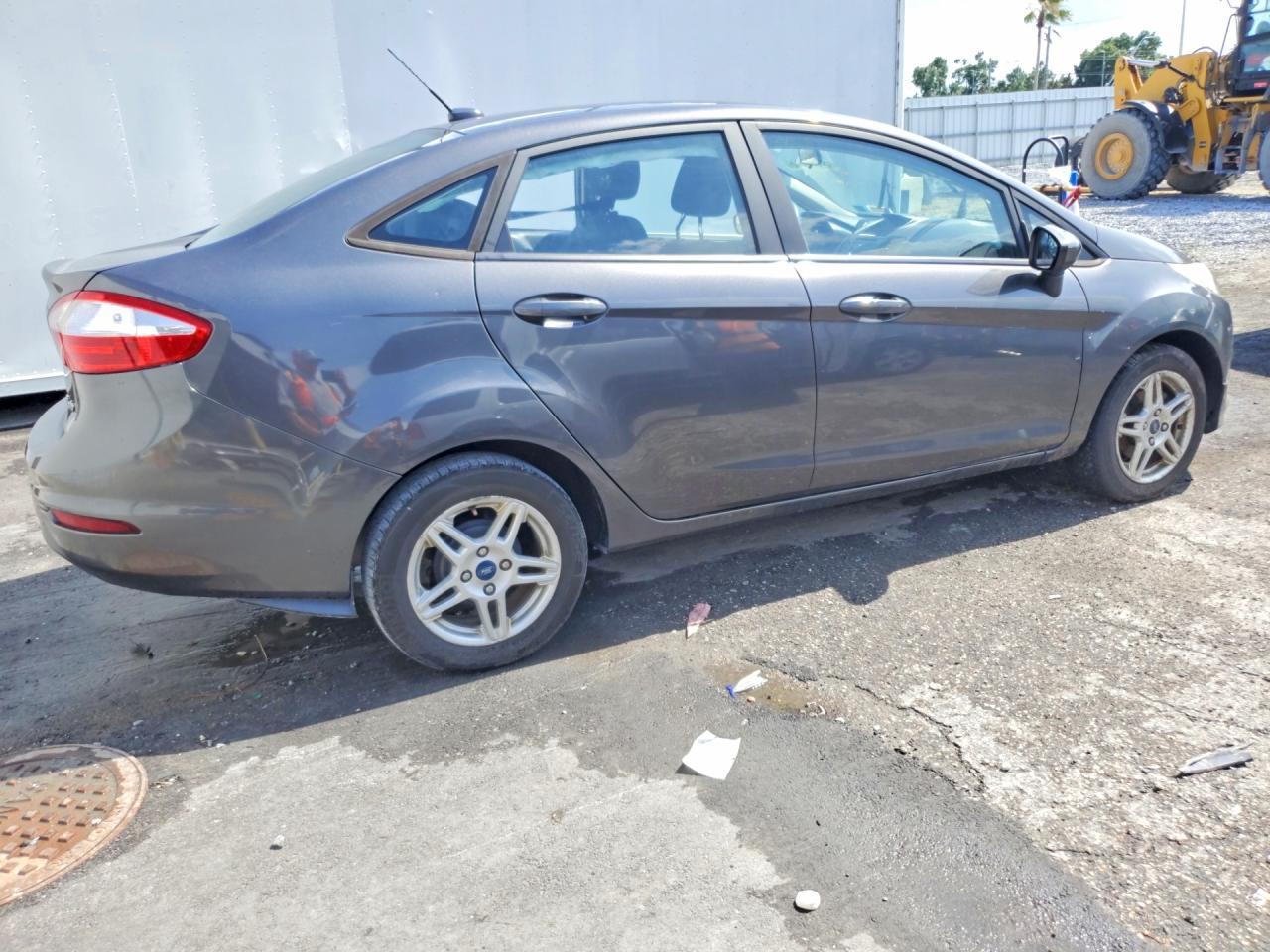 2019 Ford Fiesta Se - Фото 3