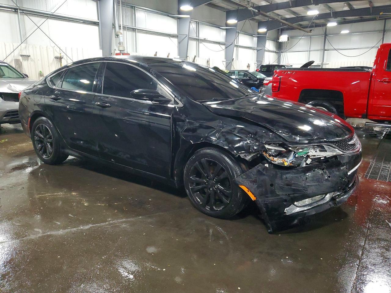2016 Chrysler 200 Limited - Image 4