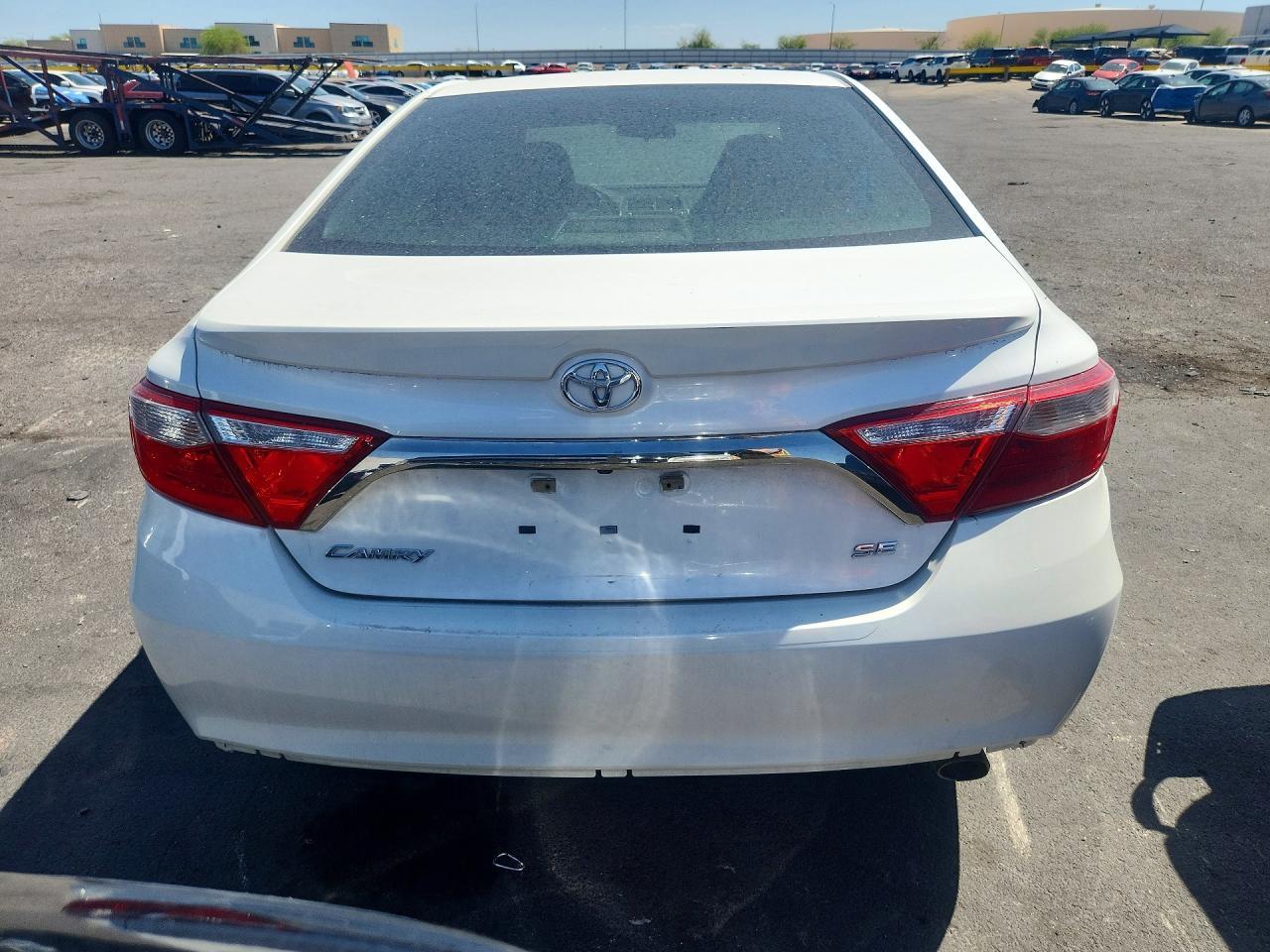 2016 Toyota Camry Se - Фото 6