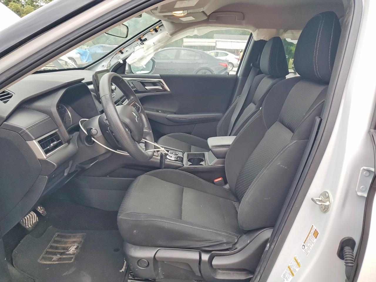 2023 Mitsubishi Outlander Es - Image 7