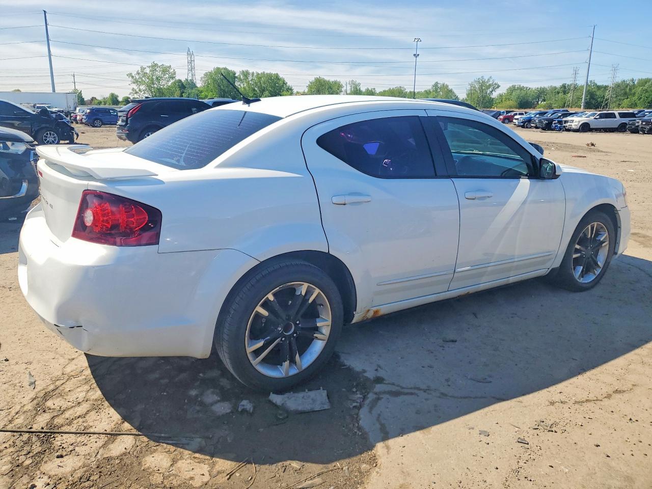 2012 Dodge Avenger Sxt - Фото 3