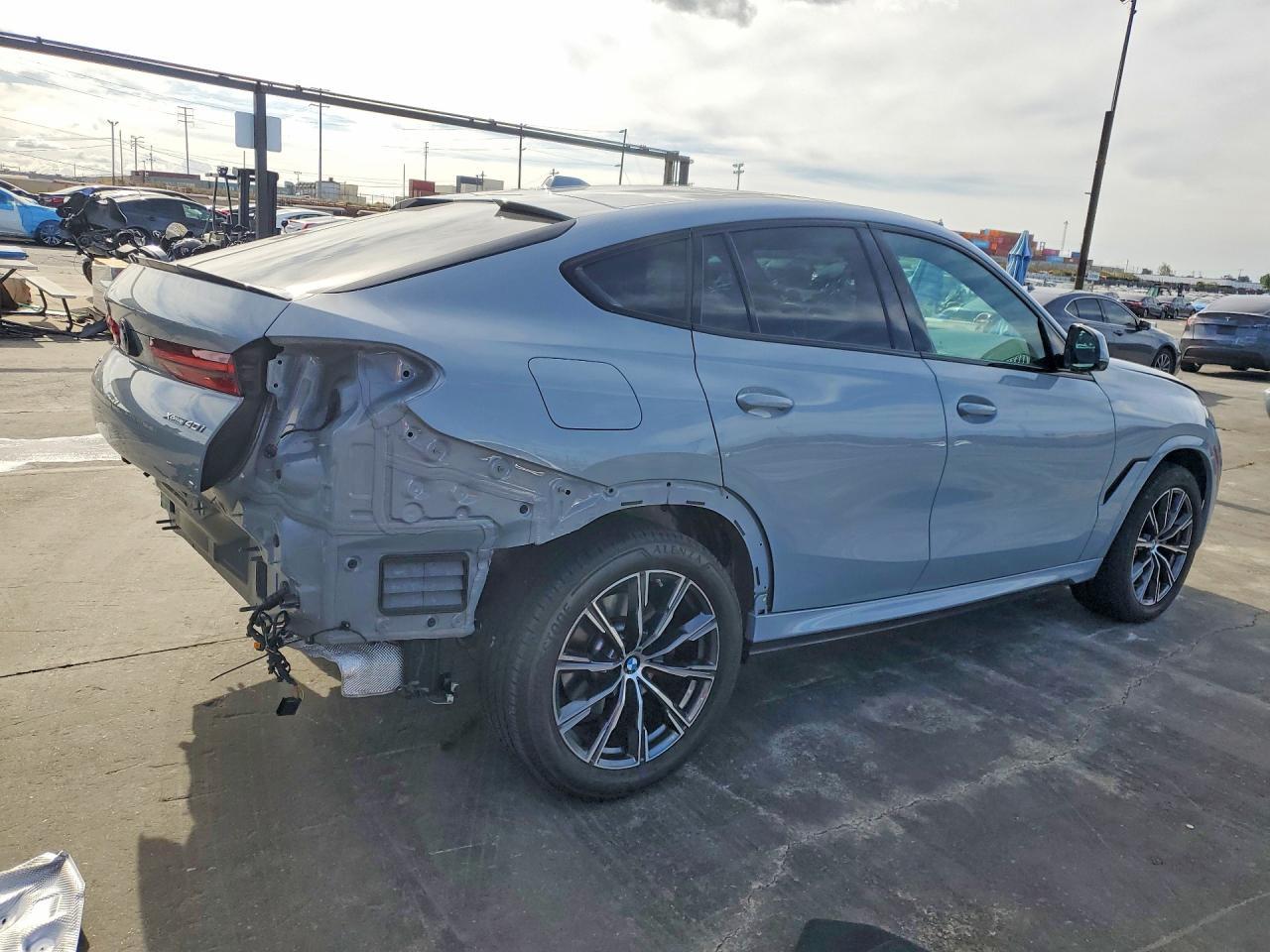 2025 BMW X6 xDrive40I - Фото 3