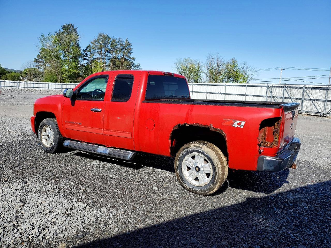 2011 Chevrolet Silverado K1500 Lt - Image 2