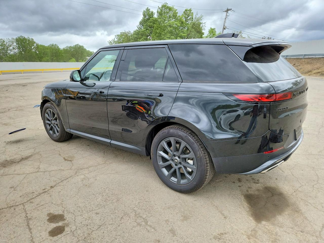 2026 Land Rover Range Rvr - Image 2