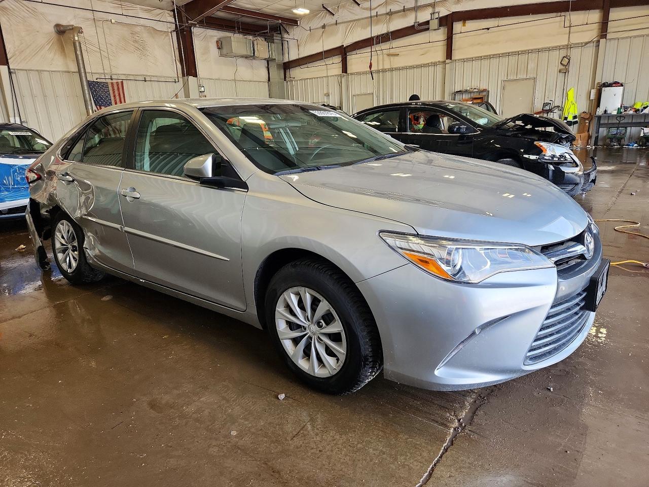 2017 Toyota Camry Le - Image 4