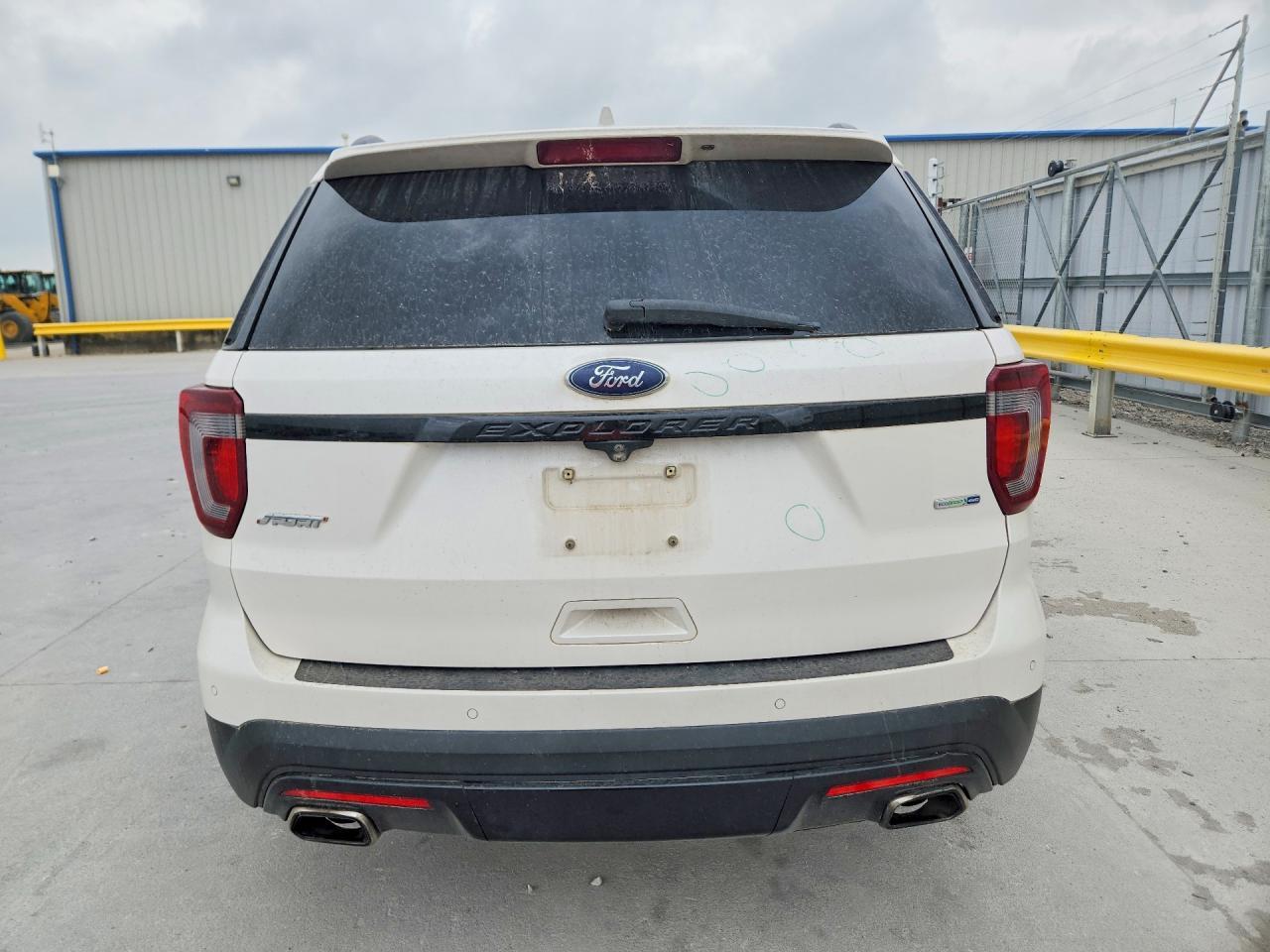 2017 Ford Explorer Sport - Image 6