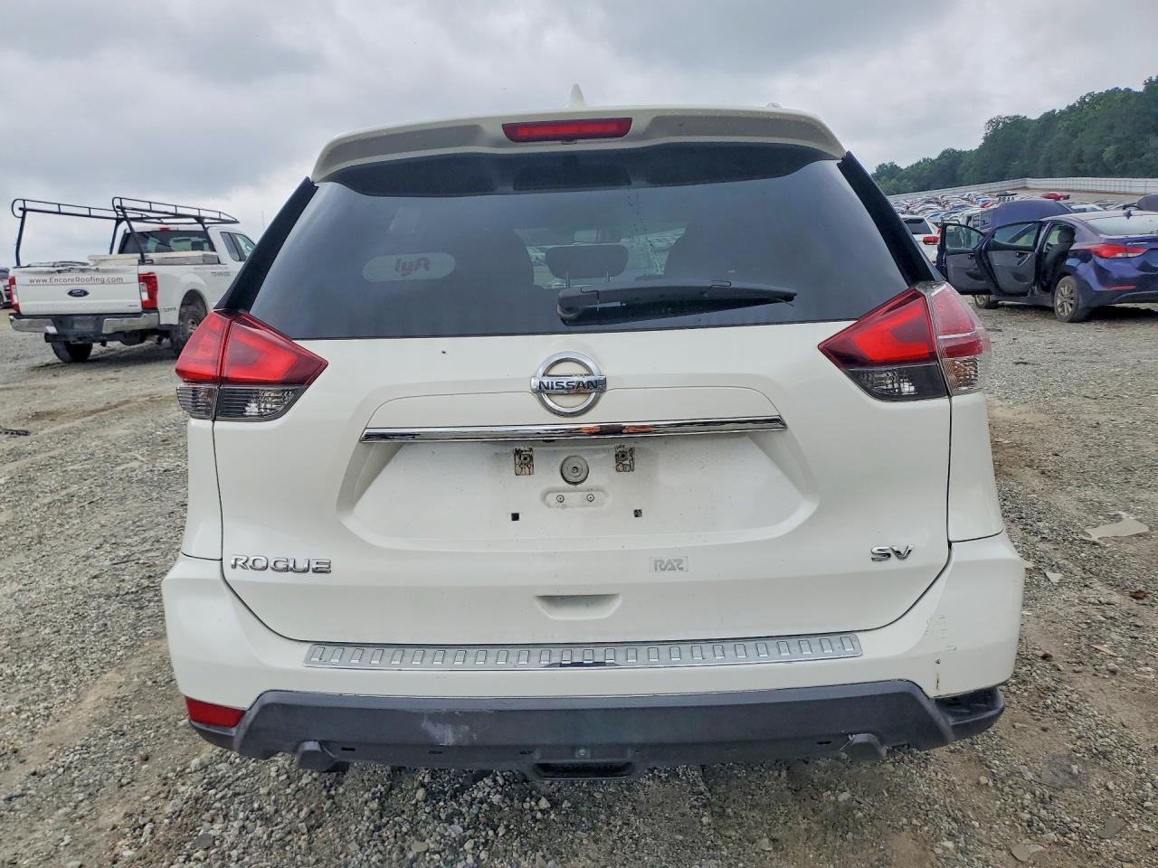 2017 Nissan Rogue Sv - Image 6