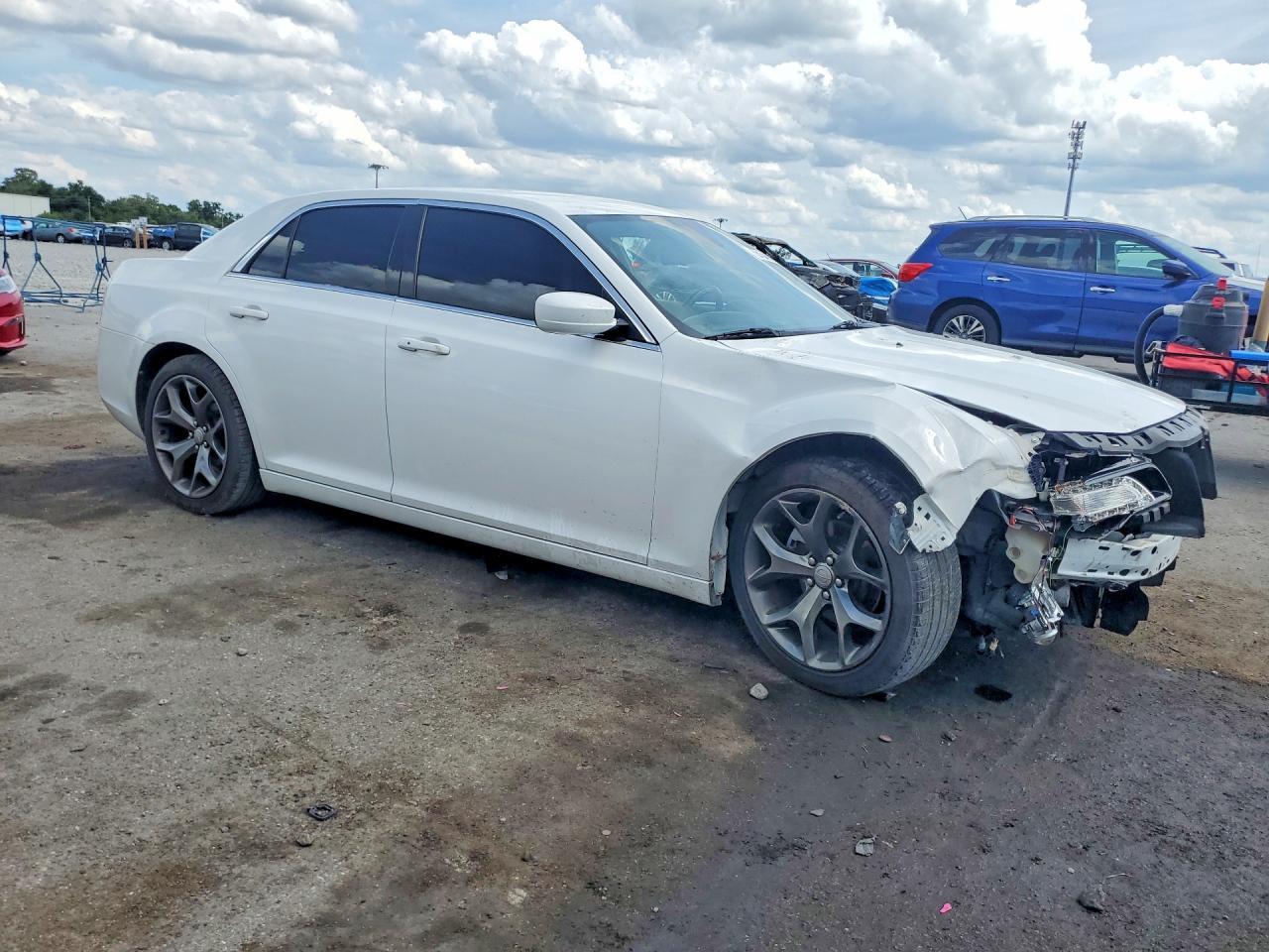 2014 Chrysler 300 S - Фото 4