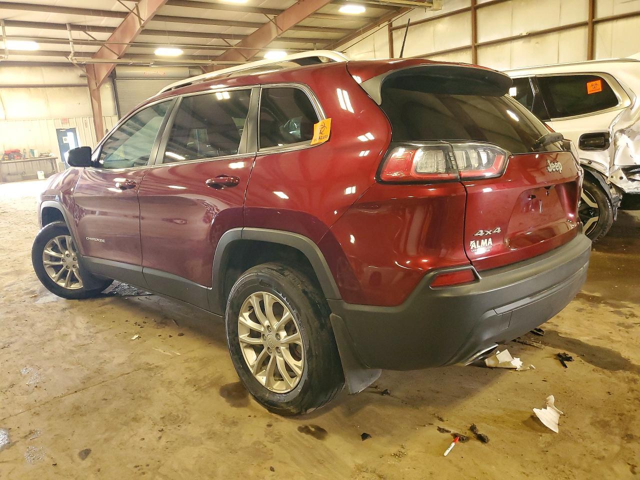 2019 Jeep Cherokee Latitude - Image 2