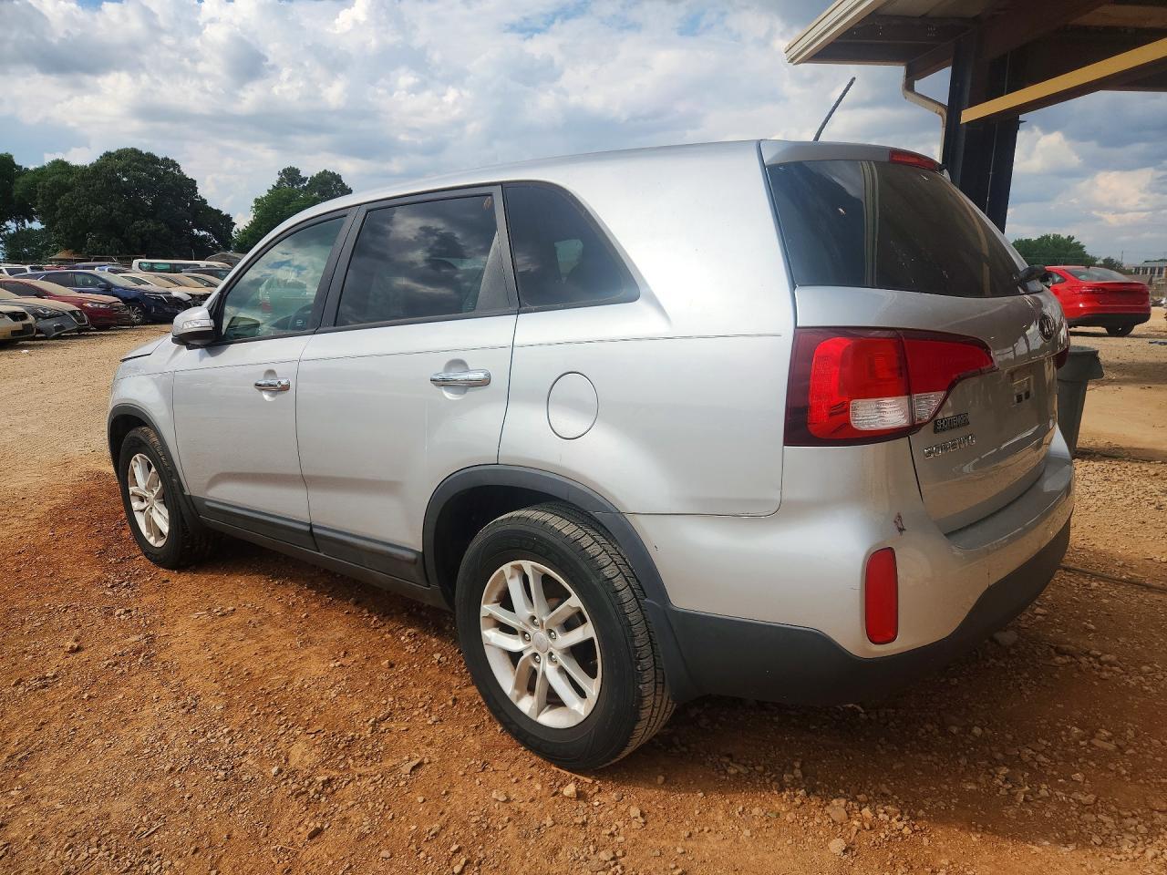 2014 Kia Sorento Lx - Image 2