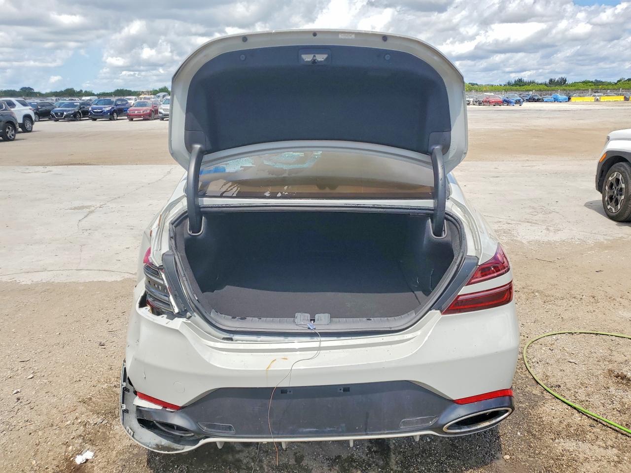 2025 Genesis G70 2.5T Standard - Фото 6