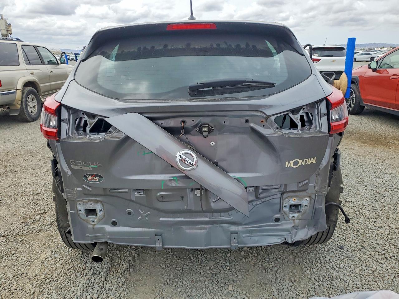 2020 Nissan Rogue - Image 6