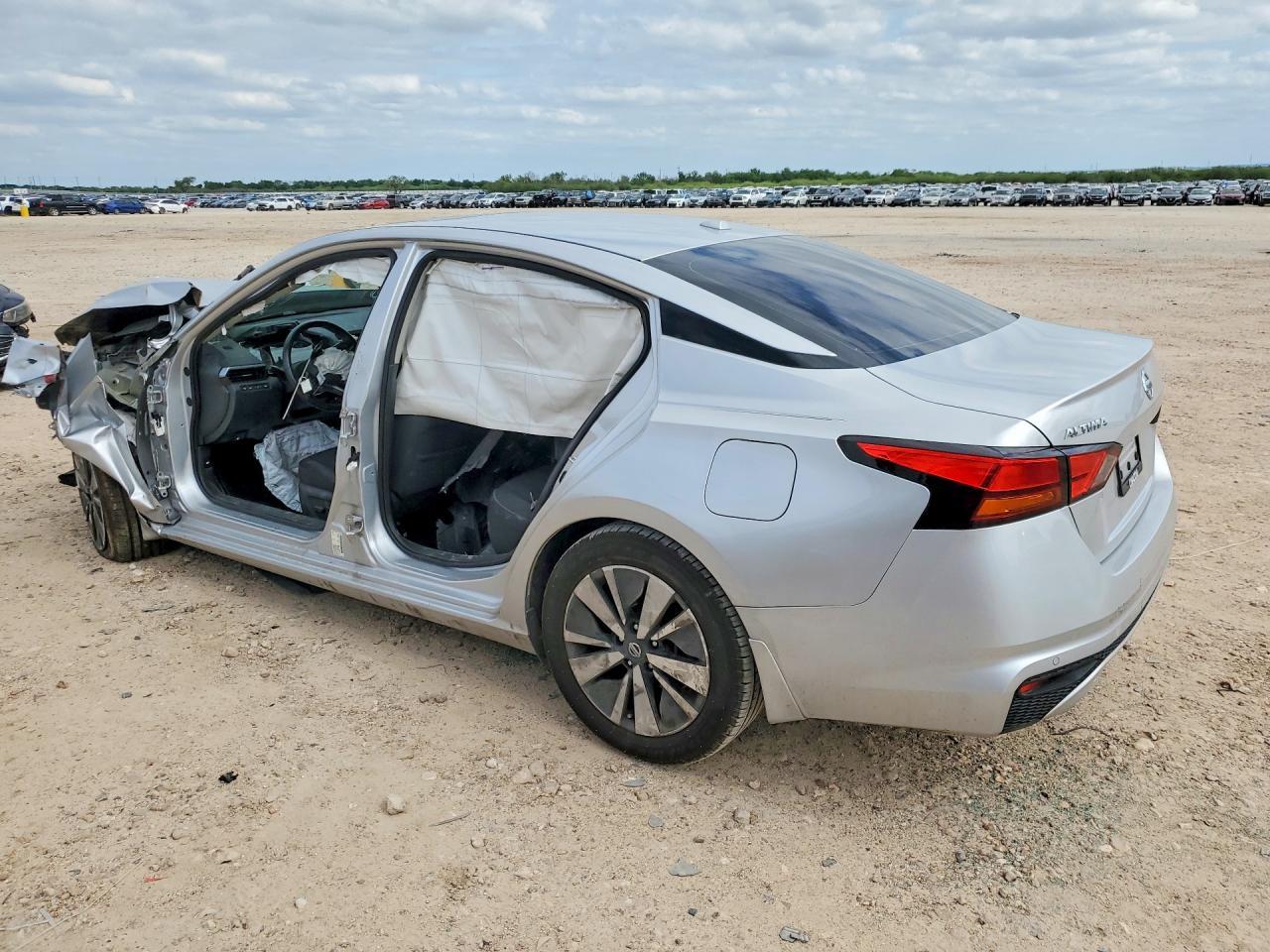 2019 Nissan Altima Sv - Фото 2
