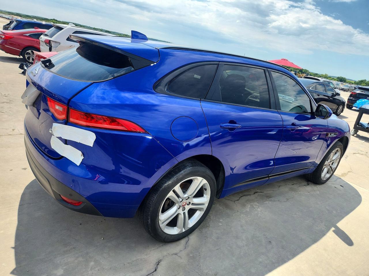 2018 Jaguar F-Pace R - Sport - Image 3