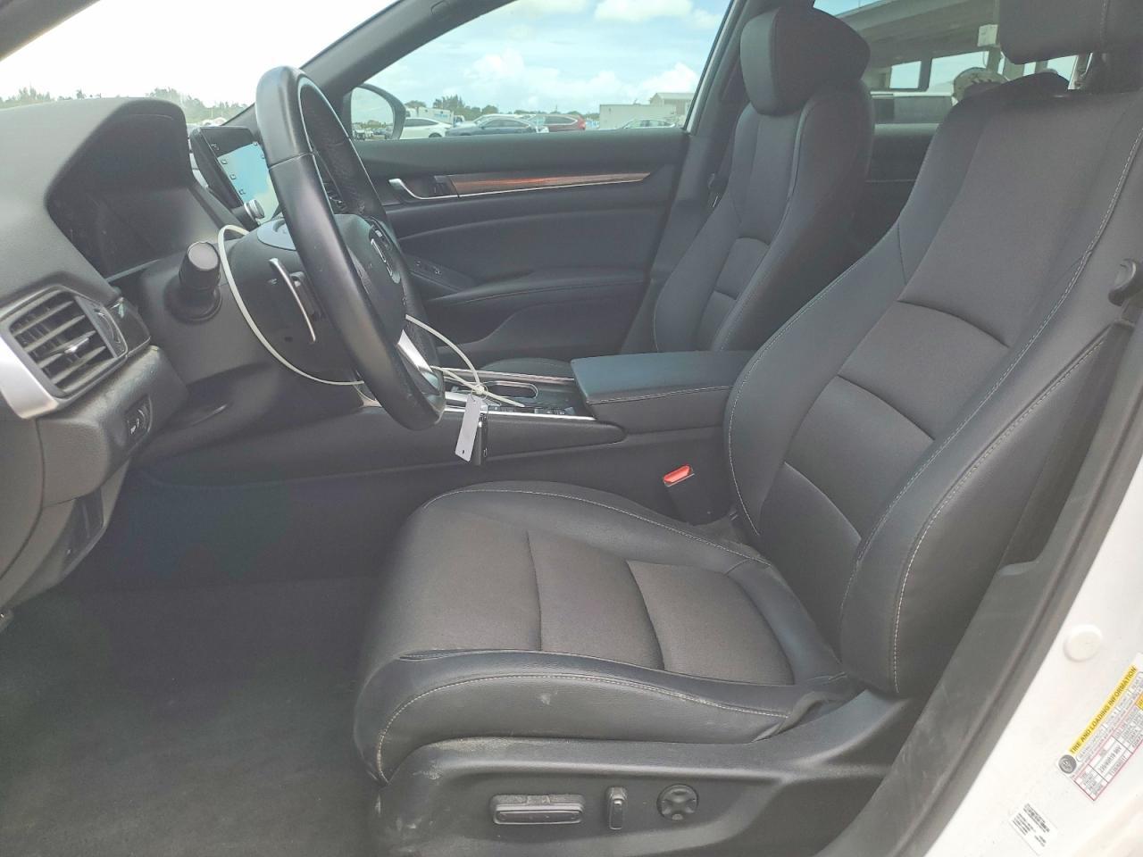 2022 Honda Accord Sport - Image 7
