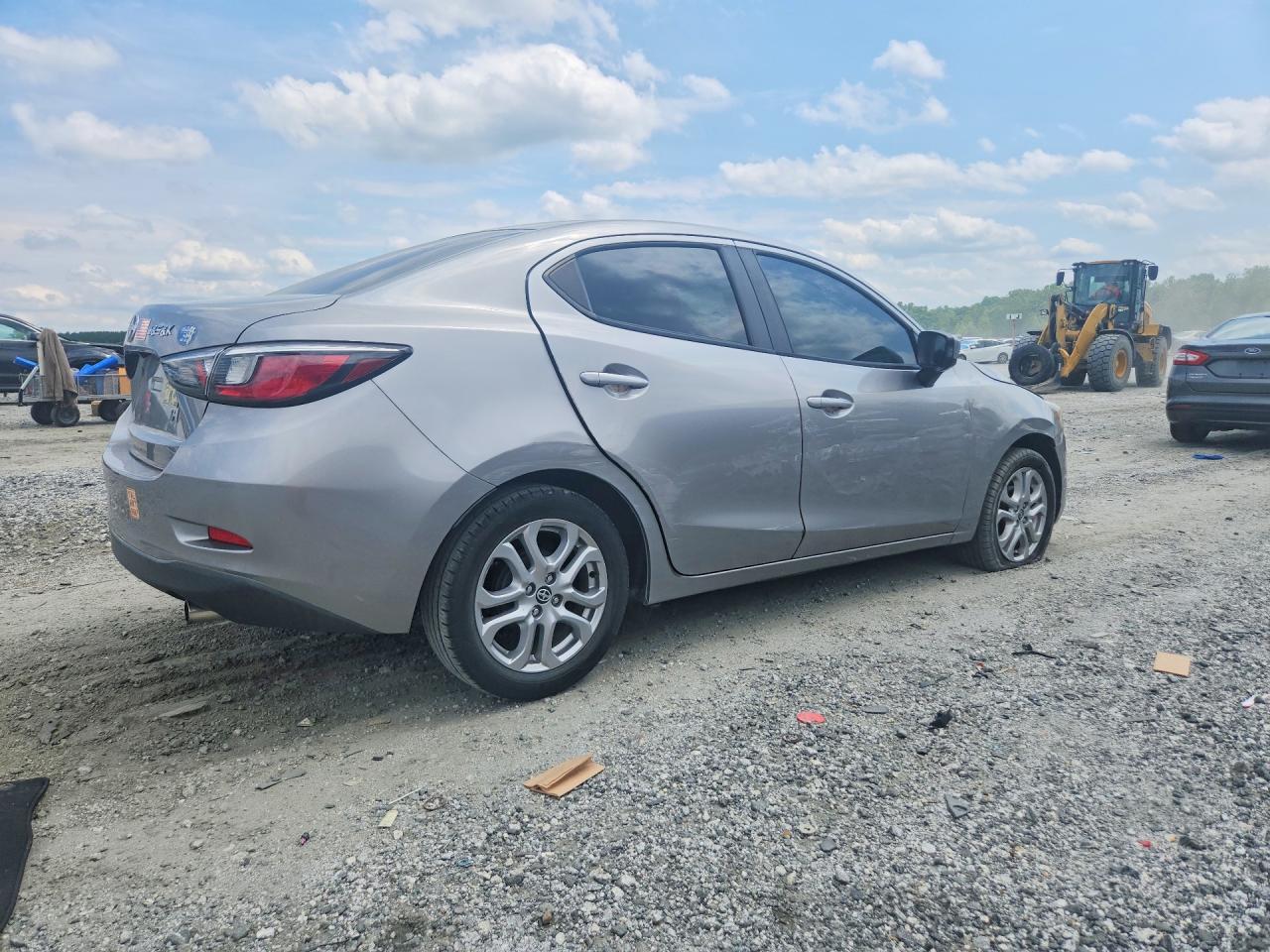 2016 Scion Ia Base - Фото 3