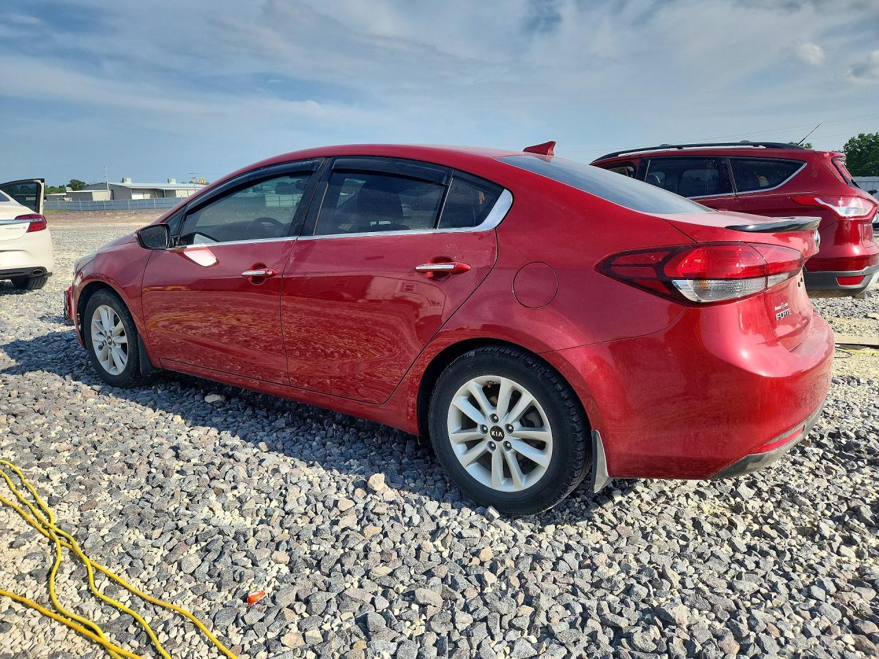 2017 Kia Forte S - Фото 2