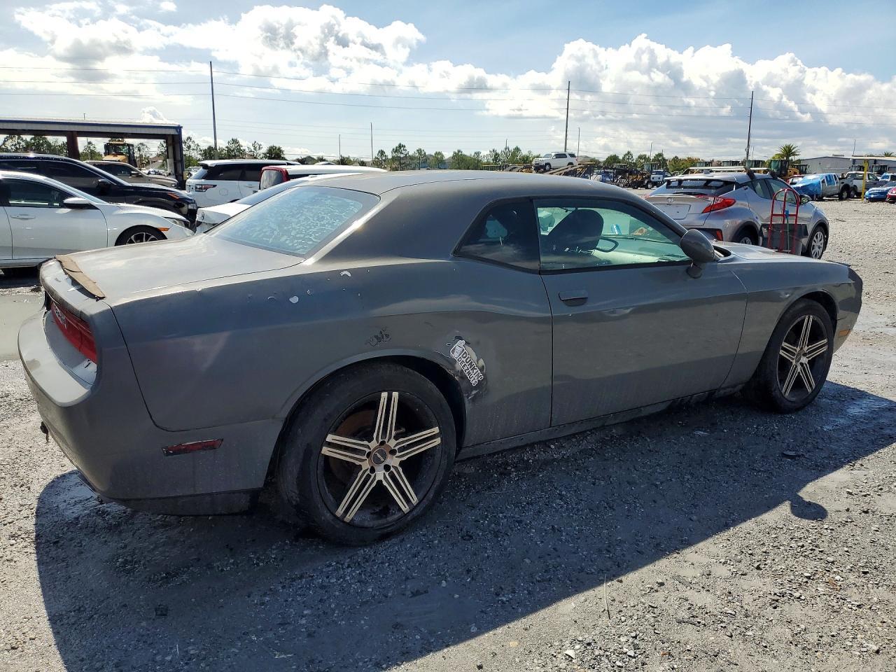 2011 Dodge Challenger - Фото 3