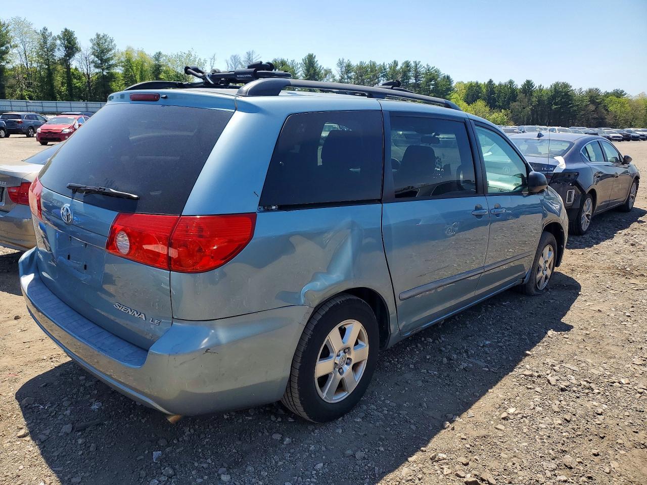 2009 Toyota Sienna Le 8-Passenger - Фото 3