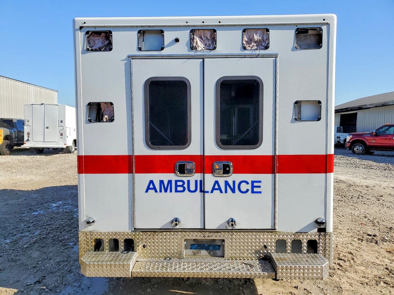 2021 Ford Econoline E350 Sd Ambulance - Фото 6
