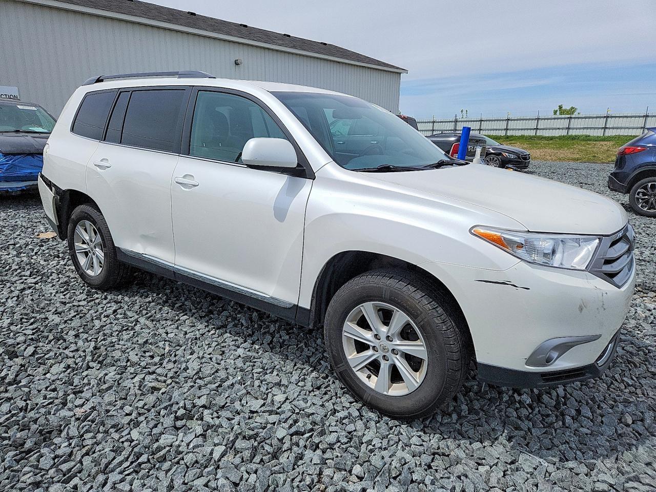 2013 Toyota Highlander Plus - Фото 4
