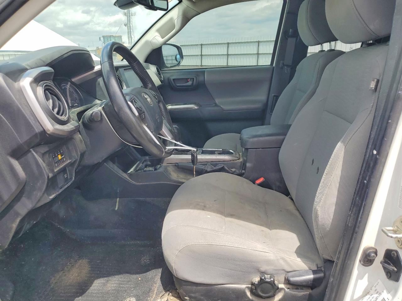 2019 Toyota Tacoma Sr5 V6 - Image 7