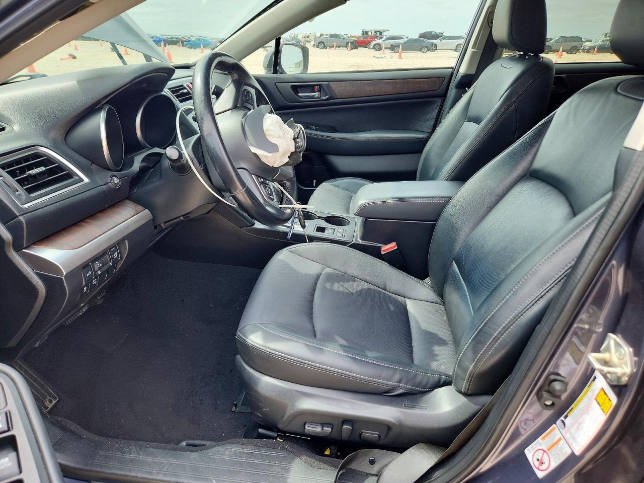 2016 Subaru Outback 3.6R Limited - Image 7