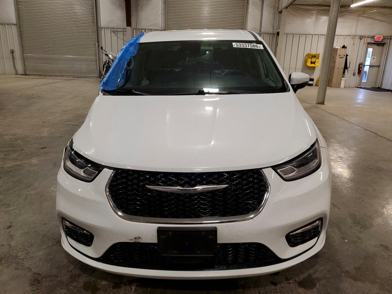 2023 Chrysler Pacifica Touring L - Image 5
