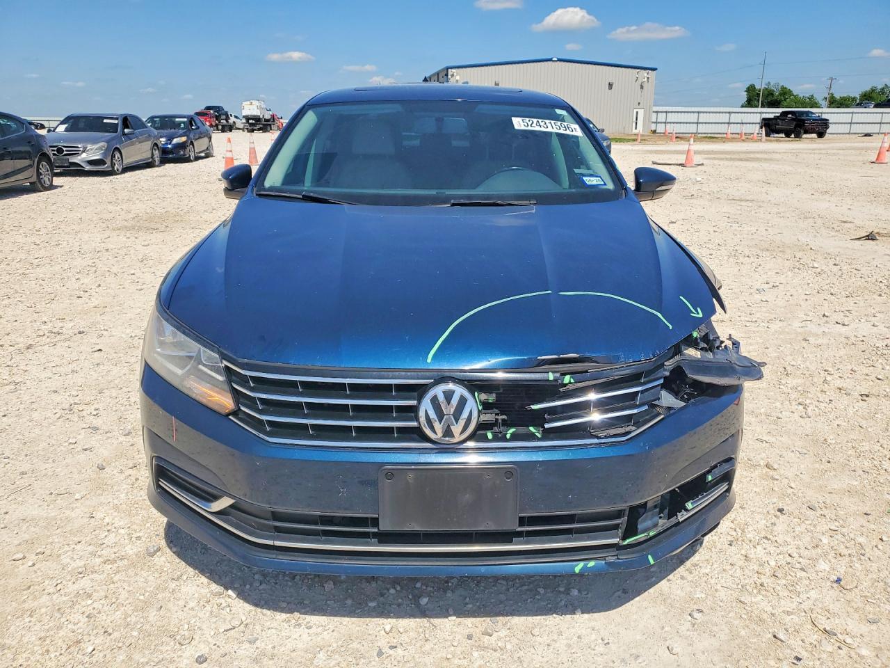 2019 Volkswagen Passat Wolfsburg - Image 5