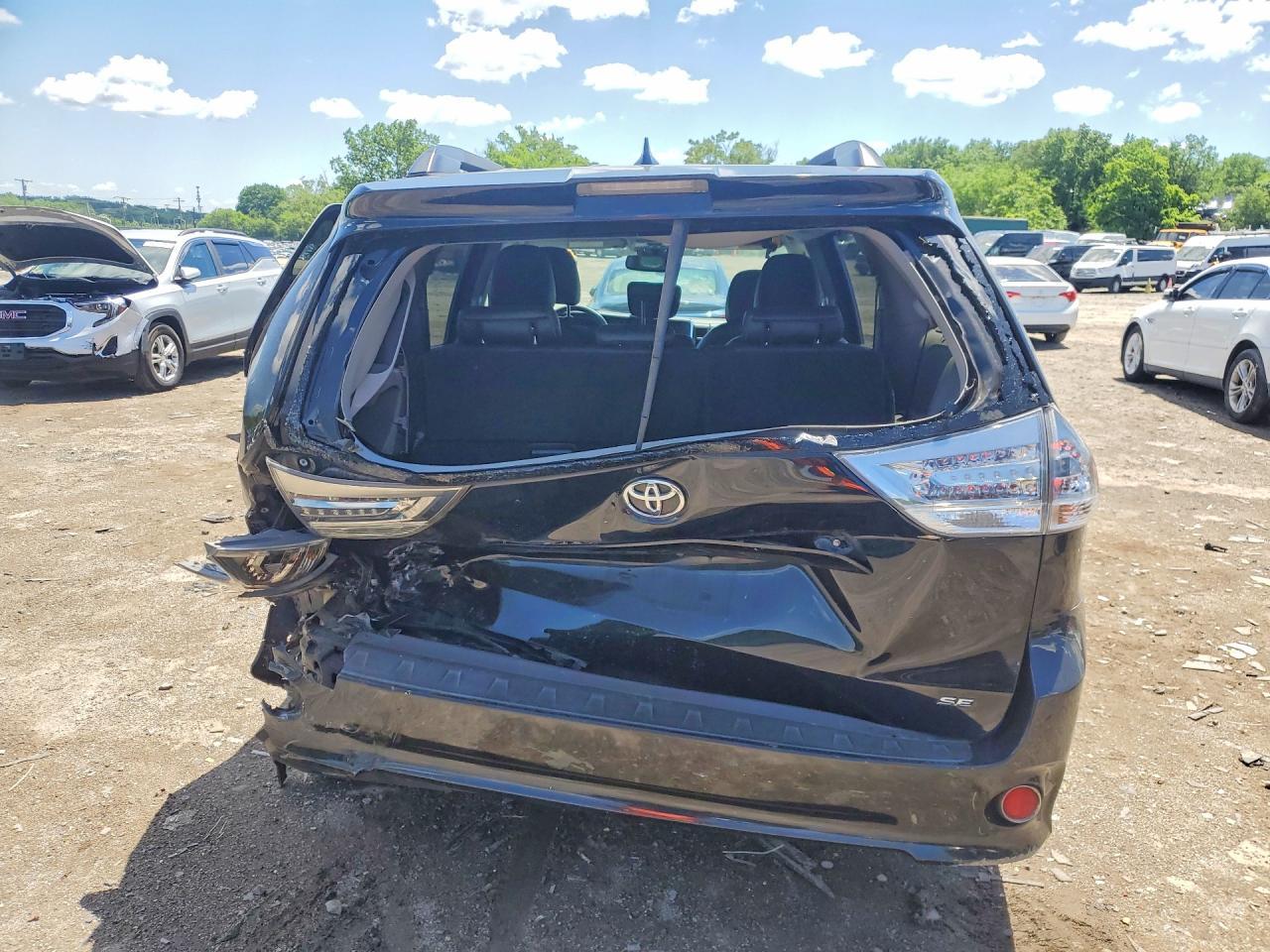2018 Toyota Sienna Se Premium 8-Passenger - Фото 6
